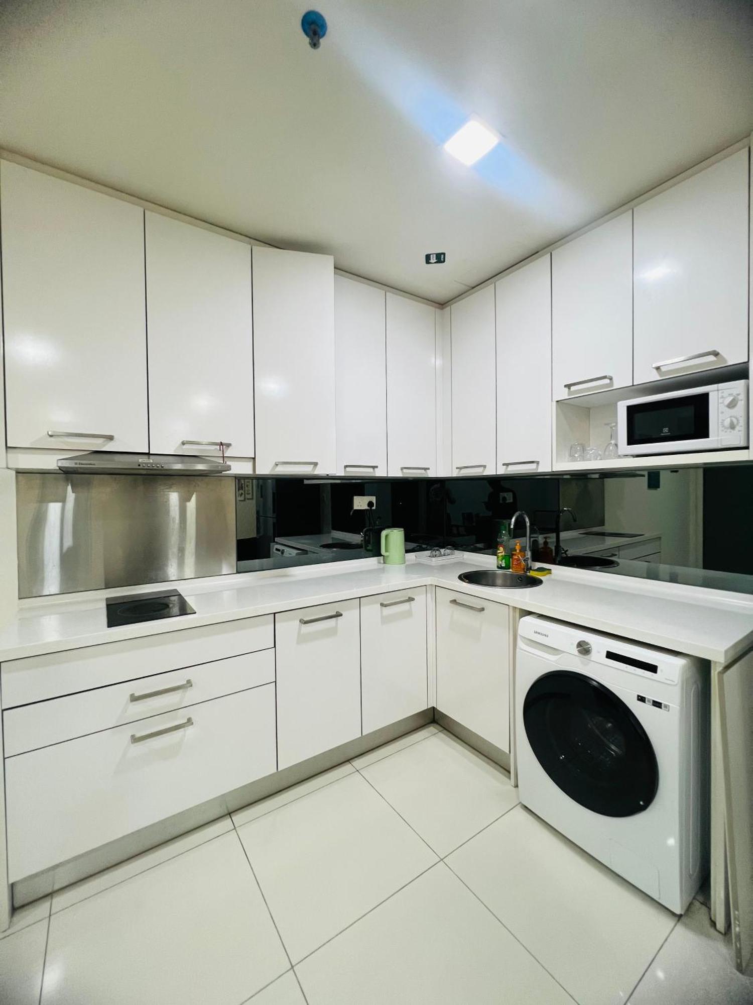 Summer Suites Klcc By Classy Куала Лумпур Екстериор снимка