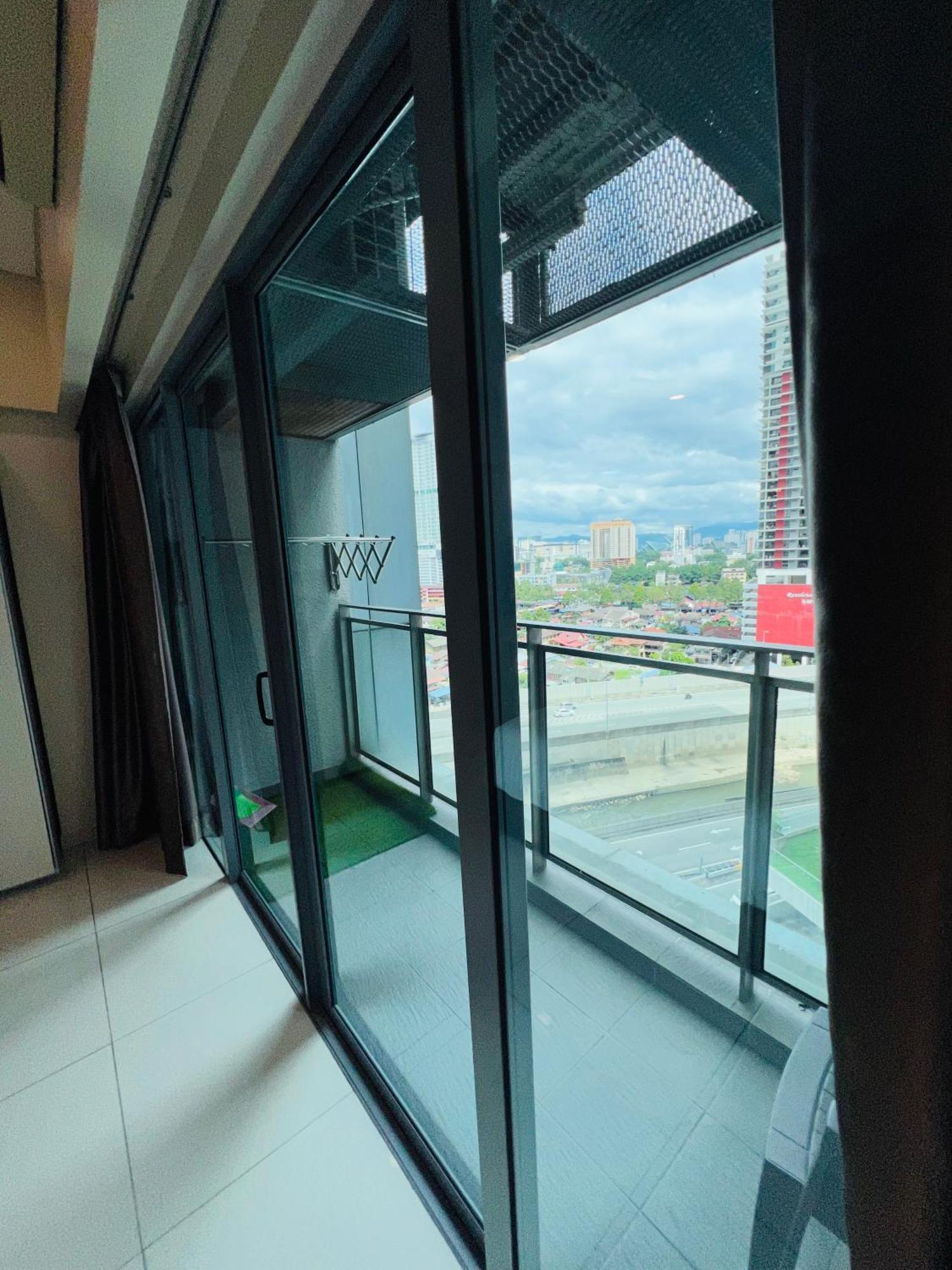 Summer Suites Klcc By Classy Куала Лумпур Екстериор снимка