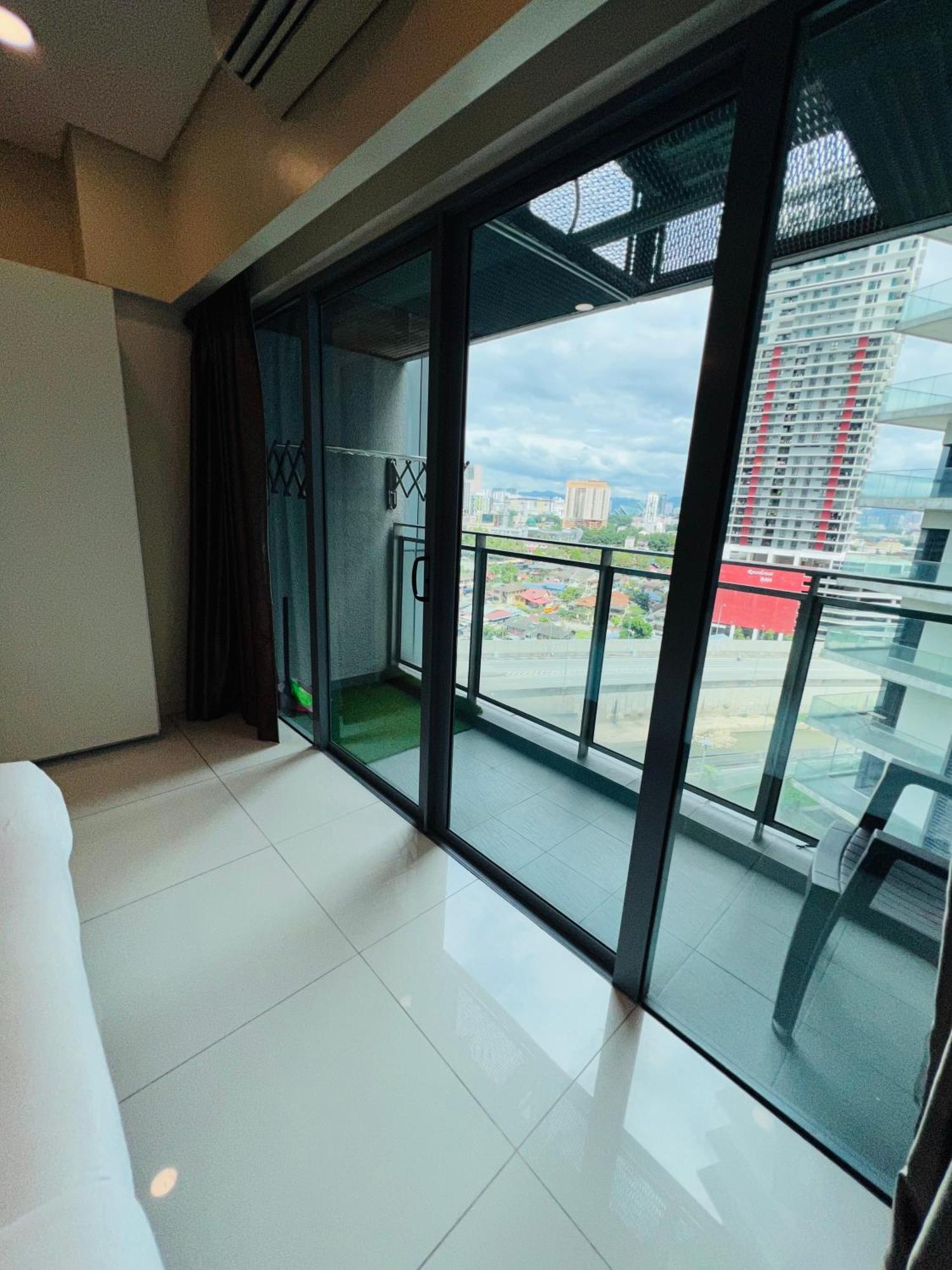 Summer Suites Klcc By Classy Куала Лумпур Екстериор снимка